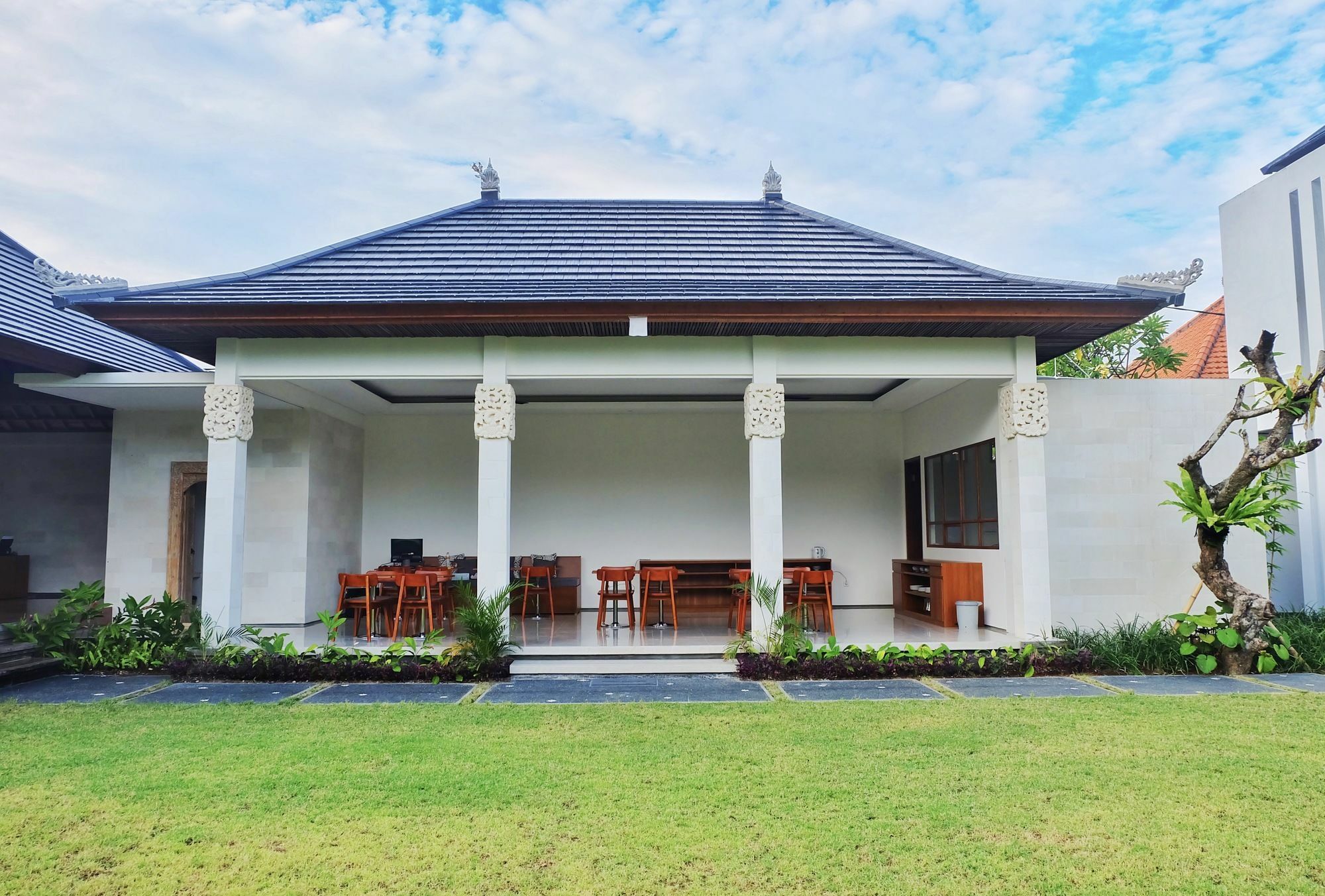 Mahana Living Hotel Denpasar  Exterior photo